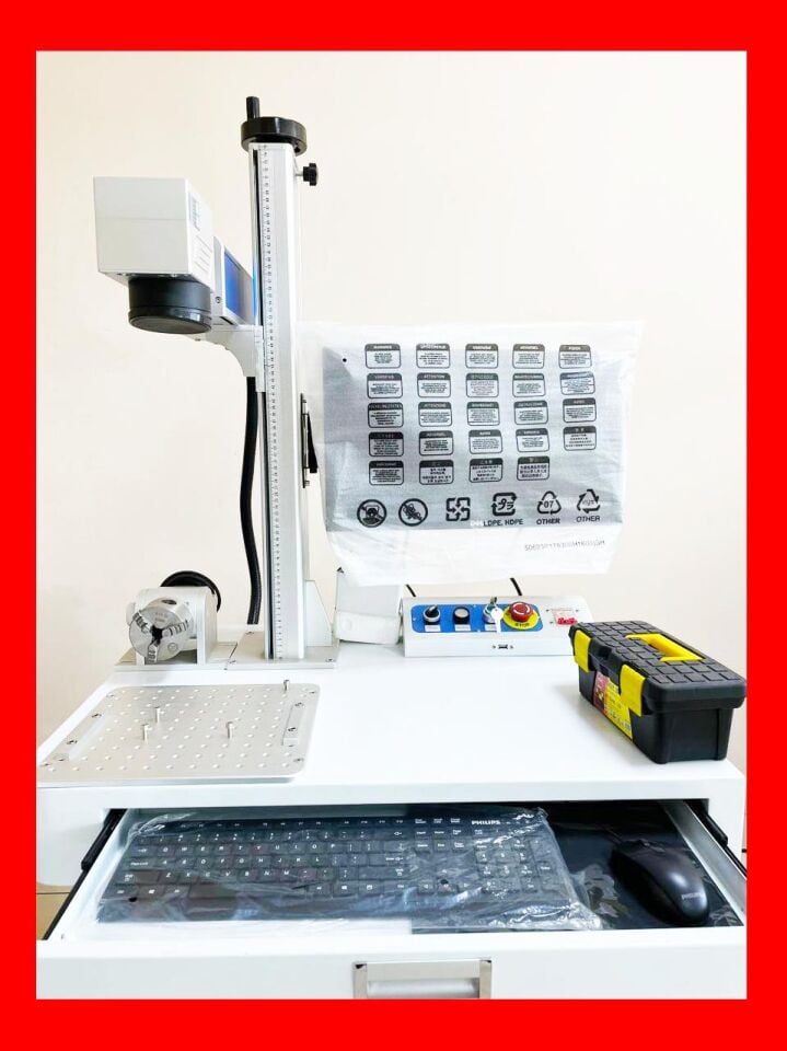 50W Divizörlü Fiber Lazer Markalama Makinesi